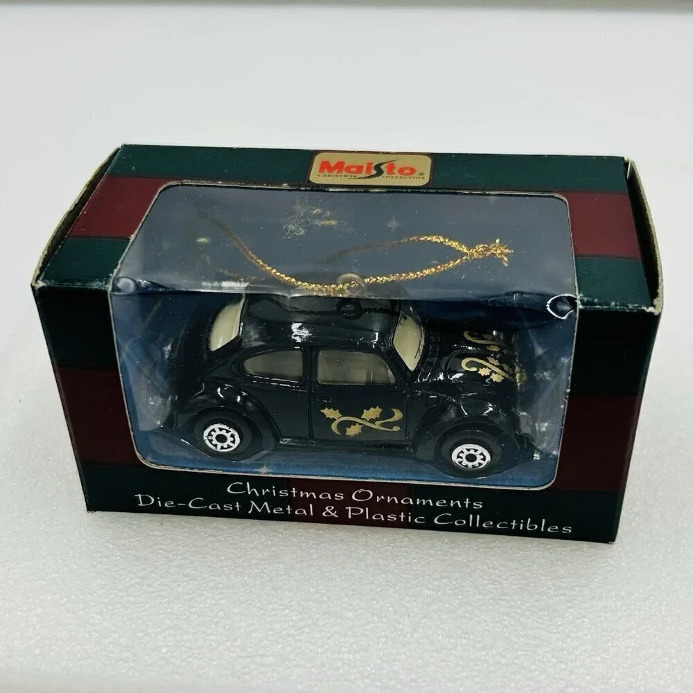 Maisto 2000 Volkswagen VW Beetle Die Cast Christmas Ornament Black / Gold NEW